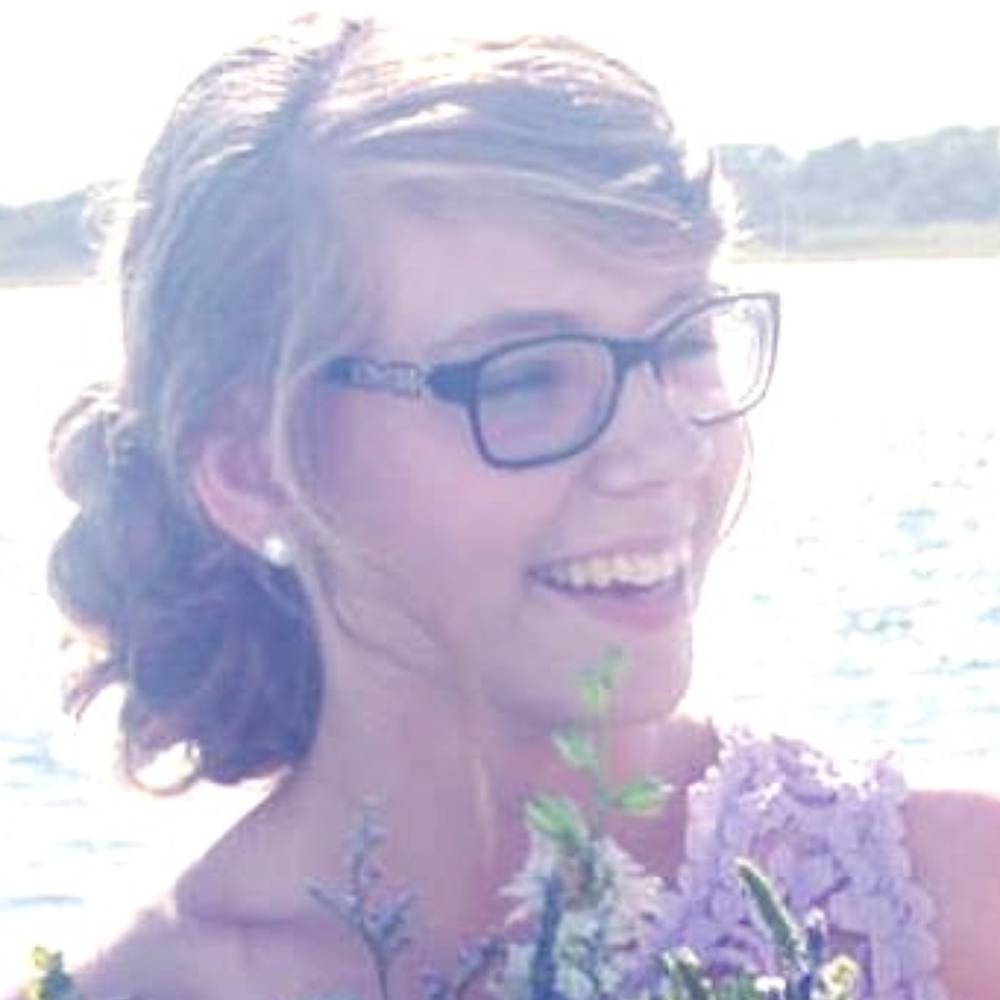 Meet your Posher, Chloe